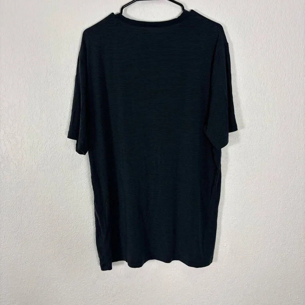 Vuori Black with Grey Striped Linear Tech Pocket Tshirt Size XL - Picture 2 of 7